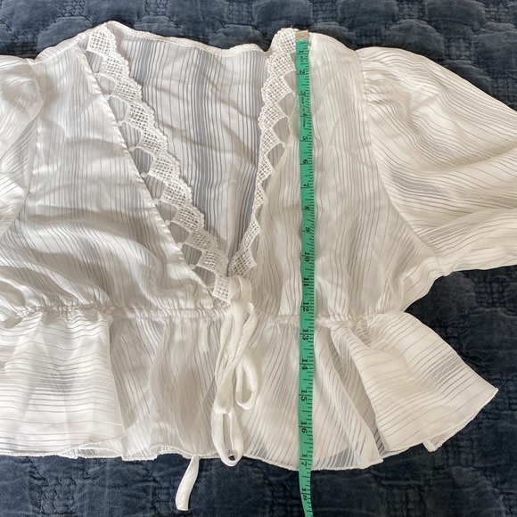 Feminine Lace Trimmed Crop Top - Picture 7 of 7